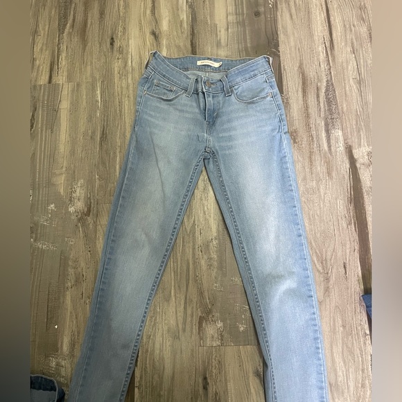 Levi’s - Picture 2 of 2